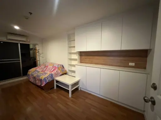 For sale Lumpini Park Riverside Rama 3, 4th floor, corner room, very private, fully decorated, Buit-In, book now.