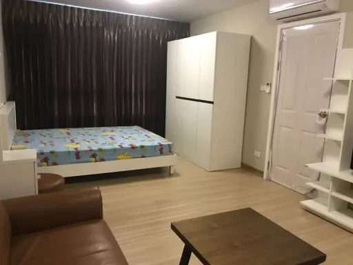 Plum condo for rent, Phaholyothin 89, nice room, soft white furnishings, 4th floor, not hot weather, good price, hurry to book