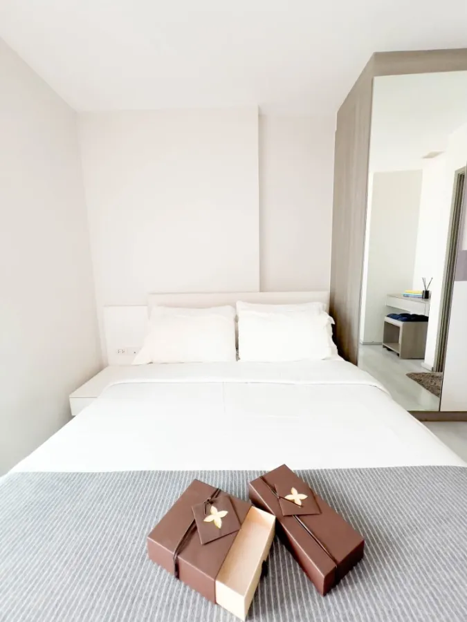 Condo for sale, Greene Chaengwattana, clean room, comfortable to the eyes, comes with complete furniture, hurry up and reserve it now.