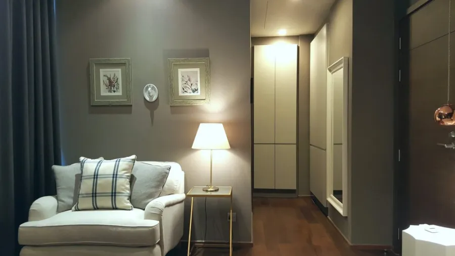 For rent: Quattro by Sansiri, 20th floor, city view, beautifully decorated room, looks expensive. Good furniture, don't miss it.