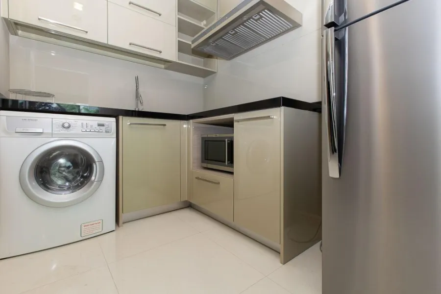 For rent, The Crest Sukhumvit 24, spacious room, comfortable, every piece of furniture is carefully selected. Don't miss it.