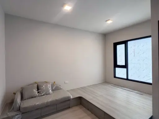 Selling down payment for COBE Ratchada Rama 9, 1 bedroom unit. Great location, cool unit. Don't miss out! images