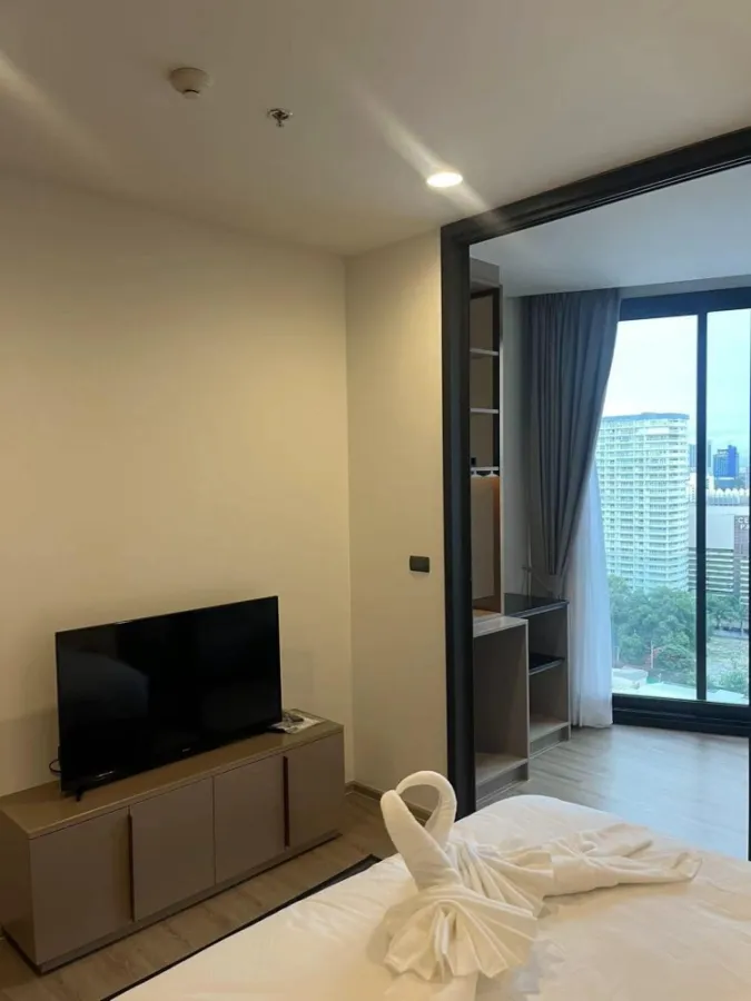 For rent, Edge Central - Pattaya (Central Pattaya), 21st floor, beautiful view, open, comfortable to the eyes, the room is decorated very stylishly, u