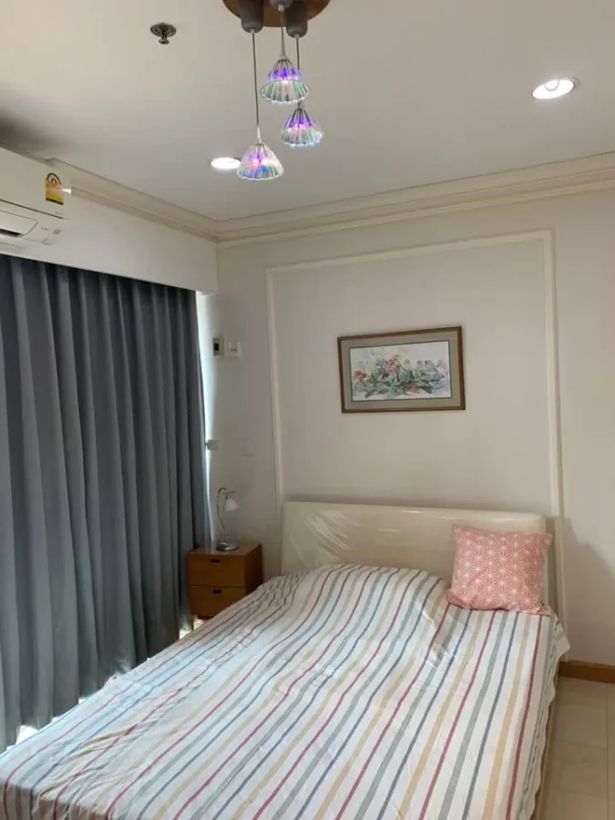 ให้เช่า Silom Grand Terrace ชั้น 6 , 45 sqm ตกแต่งแบบสบายๆ อยู่แล้ว Happy พลาดแล้วจะเสียใจ