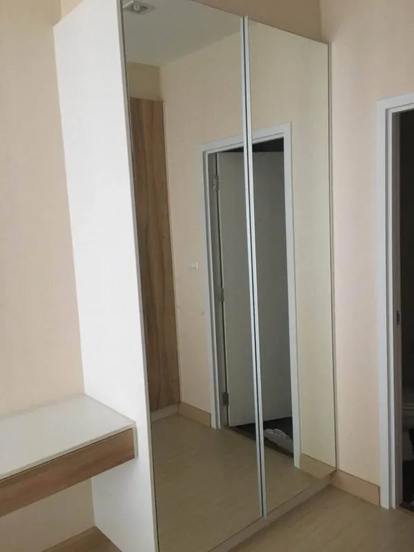 Big rooms have arrived. 2 bedrooms are very rare. Let me tell you. If you are slow, you will miss it. The room is fully furnished and ready to move in. Rent The Privacy Rewadee