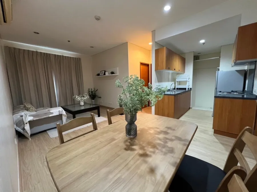 For rent Villa Sathorn ห้องกว้างขวาง พื้นที่ใช้สอยเยอะ ชั้น 14 ได้วิวสูง บอกเลยว่าห้ามพลาดเด็ดขาด