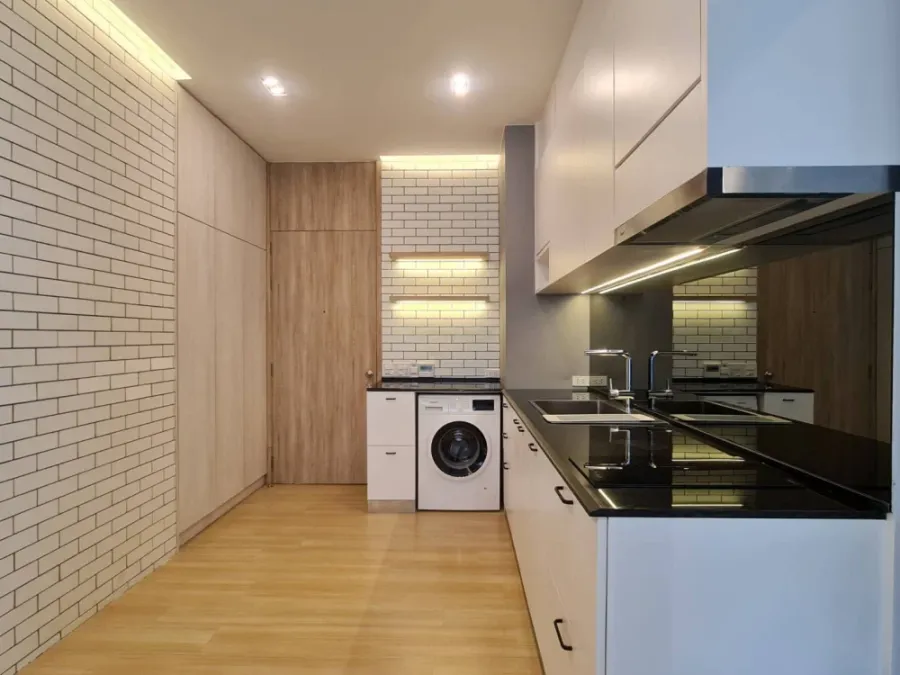 For rent: Sathorn - Chao Phraya house, corner unit with stunning Chao Phraya river bend view, fully furnished with built-in features. Don't miss out!