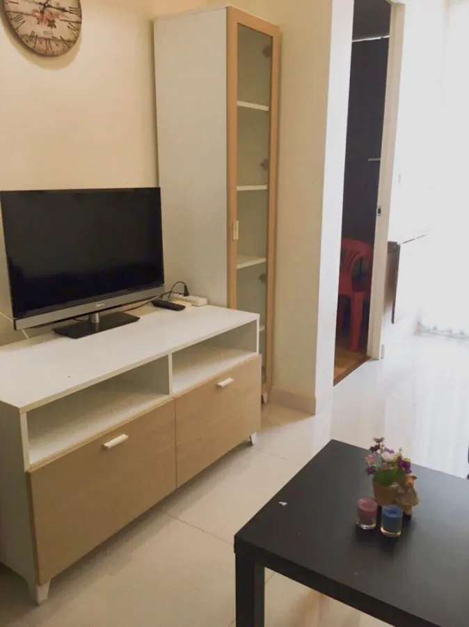 Condo for rent Wish @ samyan, 15th floor, good view, cool breeze, fully furnished, but you can live in it. Don't miss it.
