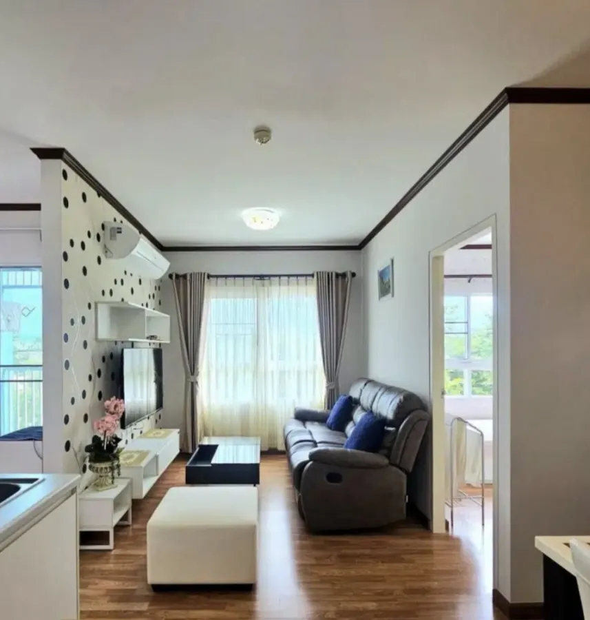 For sale: The Trust Condo, South Pattaya (South Pattaya), well decorated. Complete furniture The sofa is very comfortable to sit on. Don't miss it.