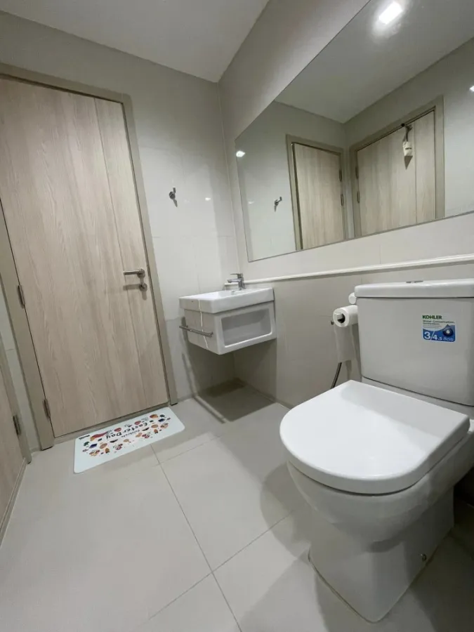For sale, for rent, Life One Wireless Condo, 29th floor, high view, nice wallpaper, best price, hurry and reserve now.