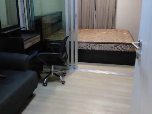 For sale: Plum Condo Chaengwattana Station Phase 2, swimming pool view, private atmosphere, fully furnished, reserve now!