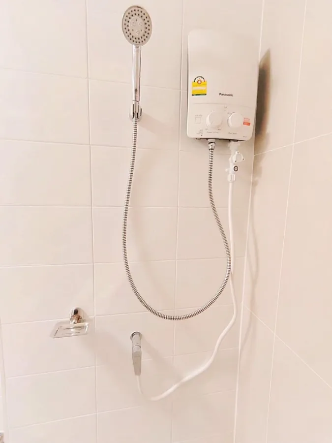 For sale or rent Plum Condo Chaengwattana Station Phase 3, Building C, 5th floor, fully furnished, ready to move in, reasonable price, don't miss out.