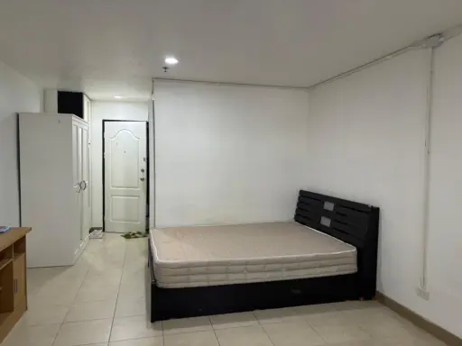 For rent: Regent Home 1 Phaholyothin 67, ready to move in, fully furnished, reserve now, affordable price.