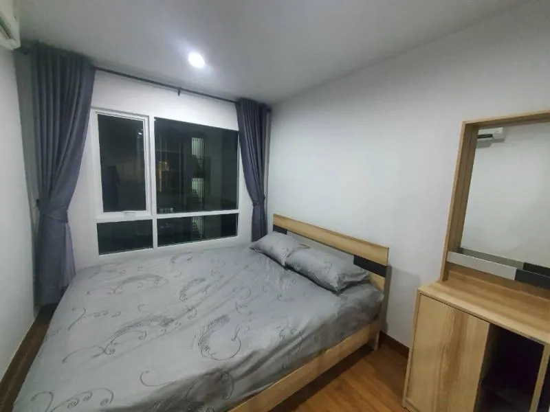 Condo for rent, Regent Home Sukhumvit 81, beautiful room, room divider. Ready furniture, good location, lots of food, do not hesitate.