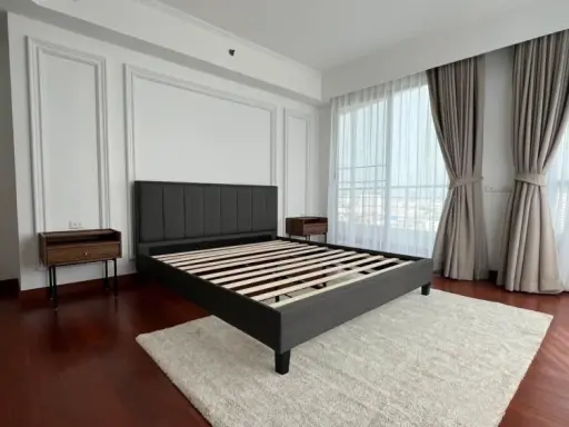 Condo for rent at Supalai River Place, Pomorama view (towards Asiatique). Spacious room, uniquely themed decoration. Move in immediately!