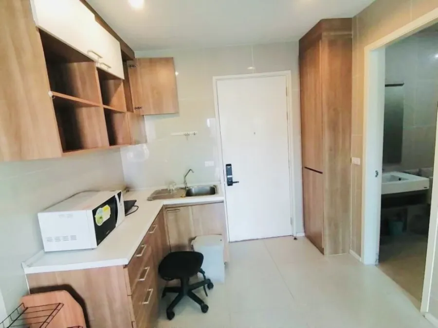 For rent: Happy Condo Lat Phrao 101, room in comfortable color tones. I'm already comfortable. You can just come in and stay.