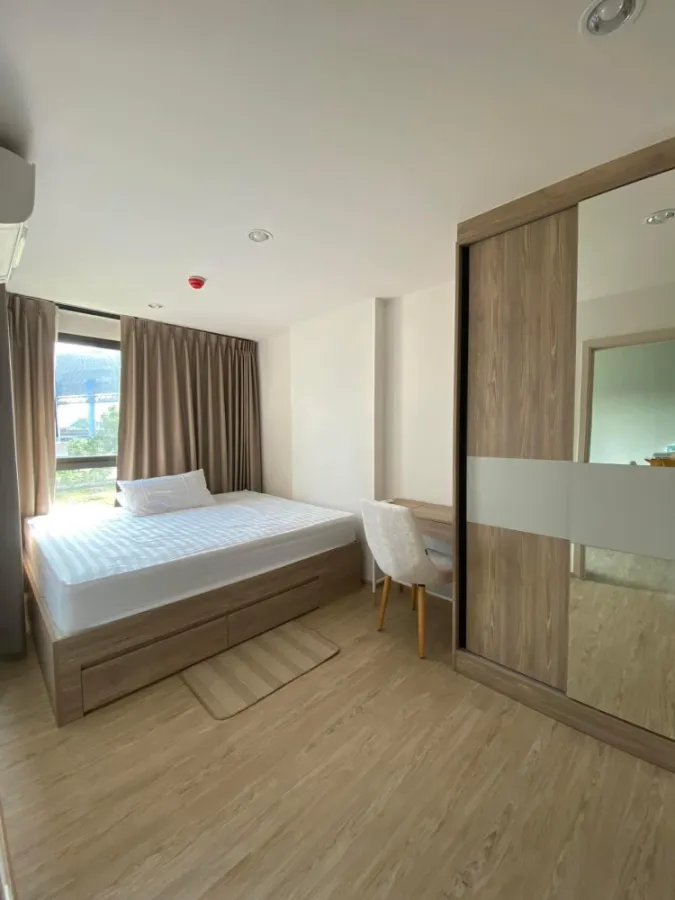 For sale, The Excel Hideaway Sukhumvit 50, spacious room, complete with furniture and electrical appliances, book now, hurry up.