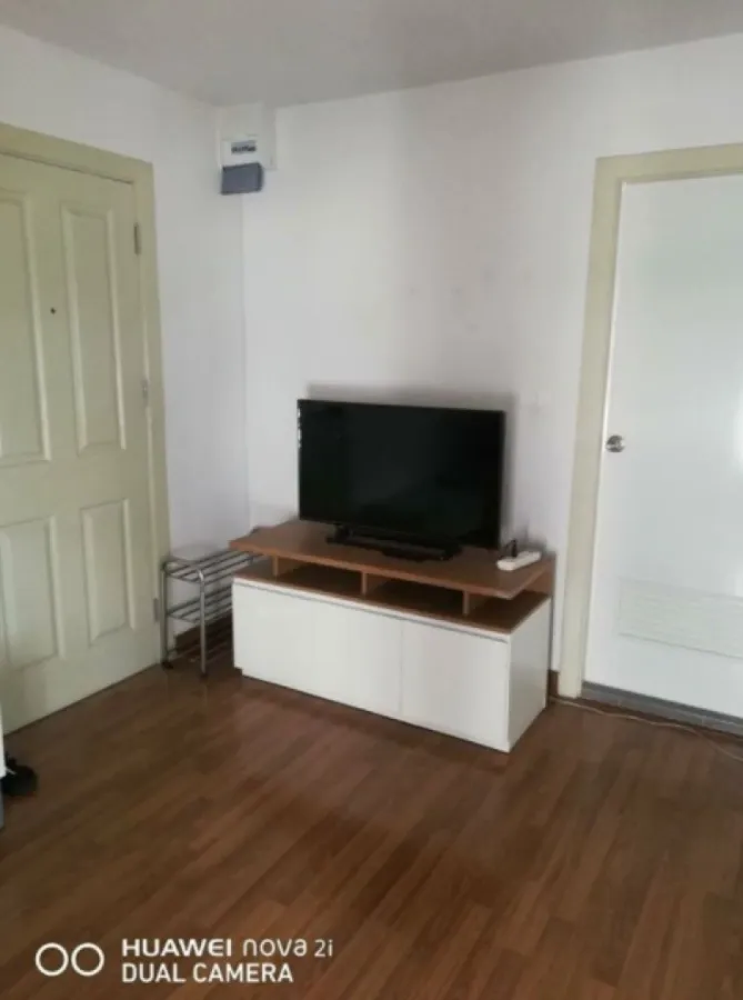 Regent Home 25 Tiwanon for rent, spacious room, full set of furniture, good price. If interested, hurry to move the room quickly.