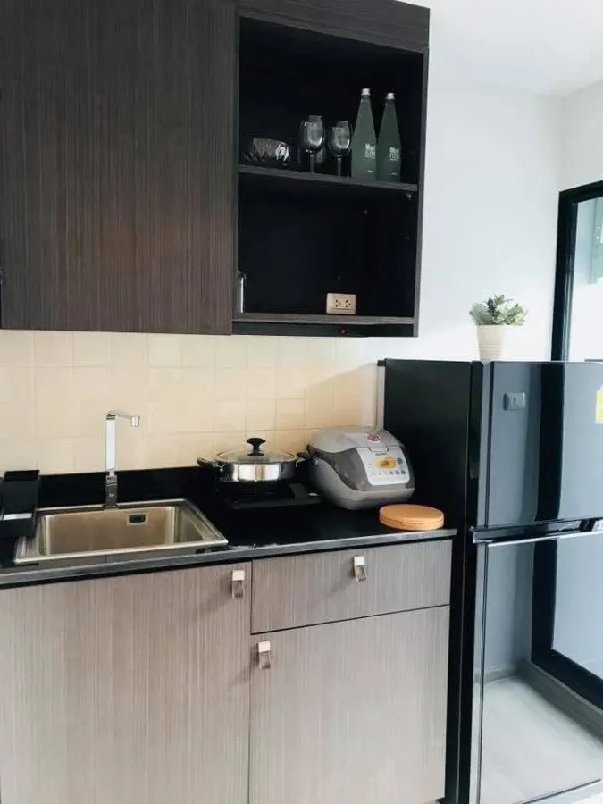 For rent: UNIO Ramkhamhaeng - Serithai, 7th floor unit, fully furnished with appliances. Book now!
