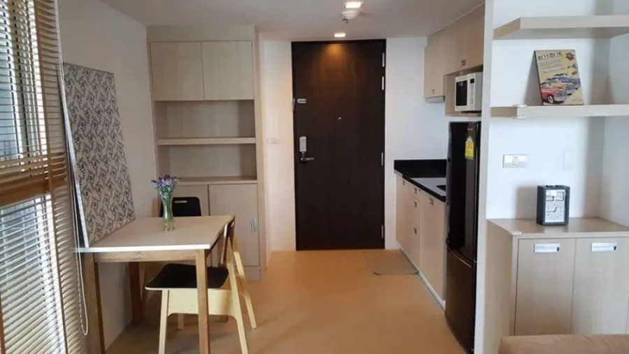 ให้เช่า คอนโด Haus 23 รัชดา-ลาดพร้าว ชั้น 12 ห้องมุมเป็นส่วนตัวสุดๆ ตกแต่งเรียบง่ายน่าอยู่ รีบจองเลย