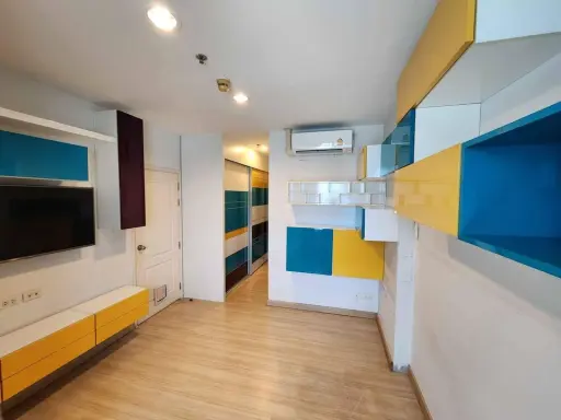 Centric Scene Ratchavipha for sale, 2 bedrooms, 2 bathrooms, private corner room, comes with built-in furniture throughout the room, hurry and reserve