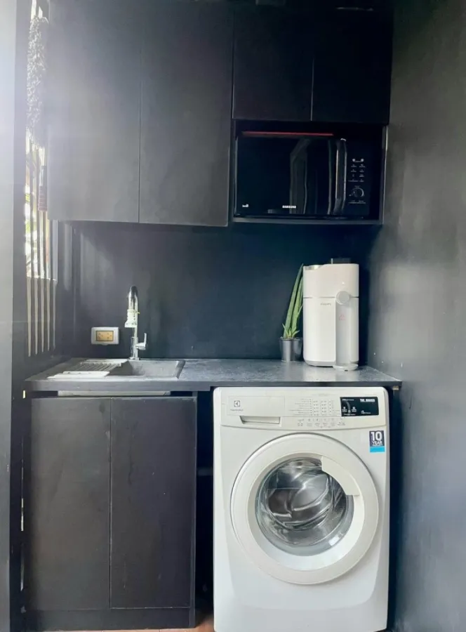 ขาย ทรี คอนโด เอกมัย (สุขุมวิท 40) 1 ห้องนอน บิ้วอินเฟอร์นิเจอร์ครบ พร้อมหิ้วกระเป๋าเข้าอยู่ได้เลย