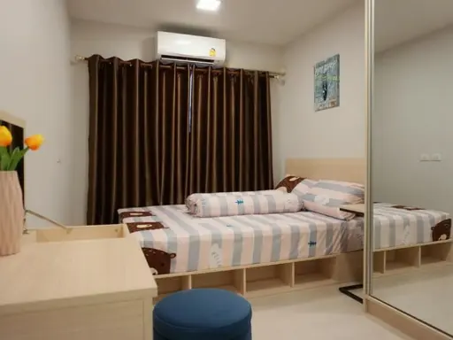 Plum Condo Rangsit Alive 2 ให้เช่า ชั้น4 วิวนอก ระเบียงหันด้านทิศเหนือ ผนังที่ติดวอลแจ่มๆ ย้ายยเลย