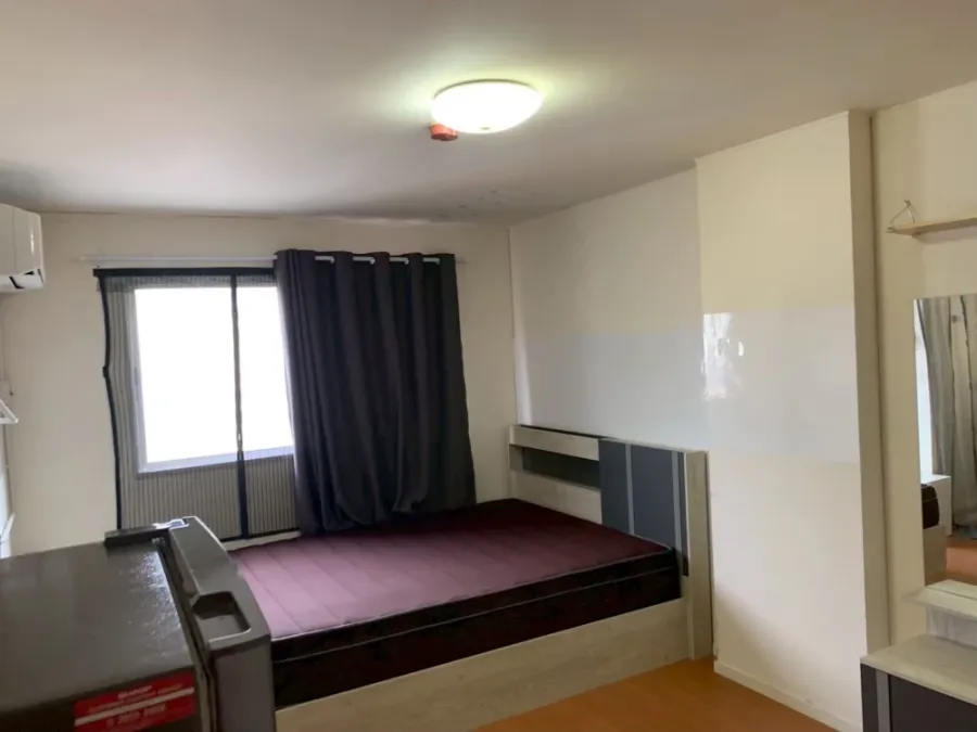 For rent: Lumpini Condotown Chonburi - Sukhumvit. Comfortable room. Comes with complete furniture. Just bring your bags and move in.