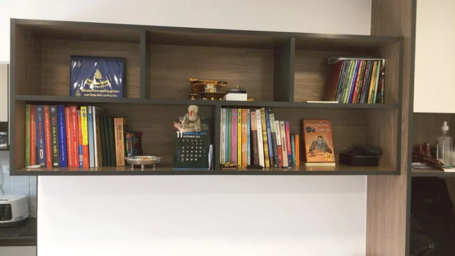 For sale: The One Plus Grand Ramkhamhaeng. The room is separated into sections. Complete set of furniture Don't just look, hurry and reserve now.