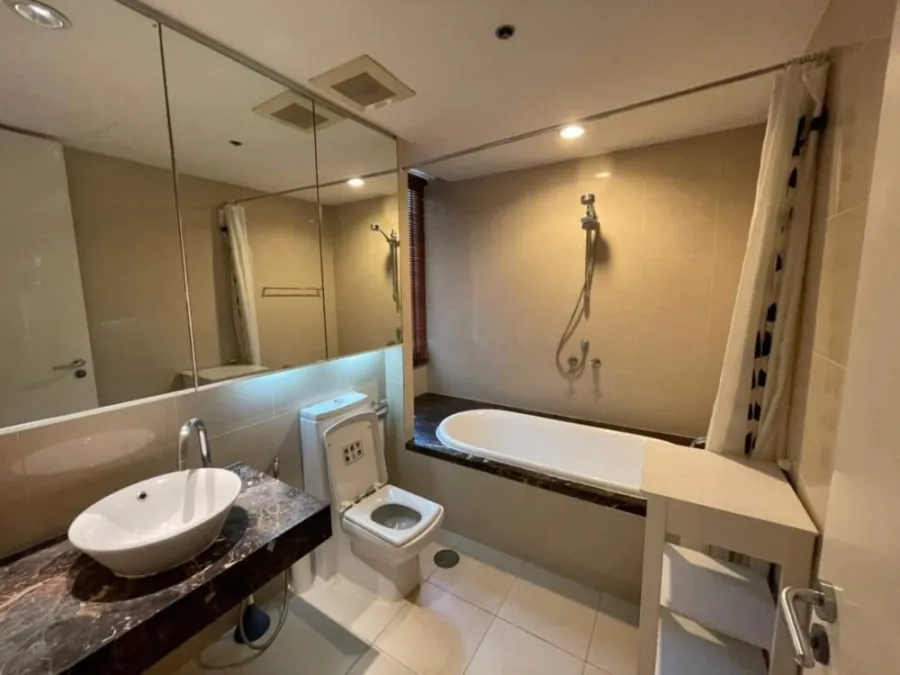 Condo for rent, The Legend Saladaeng, City View, quiet room, private, book now!!