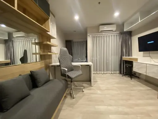 For rent, Plum Condo Central Station Phase 2, ready to move in room. Built-in as well Worth the price. Hurry up to reserve.