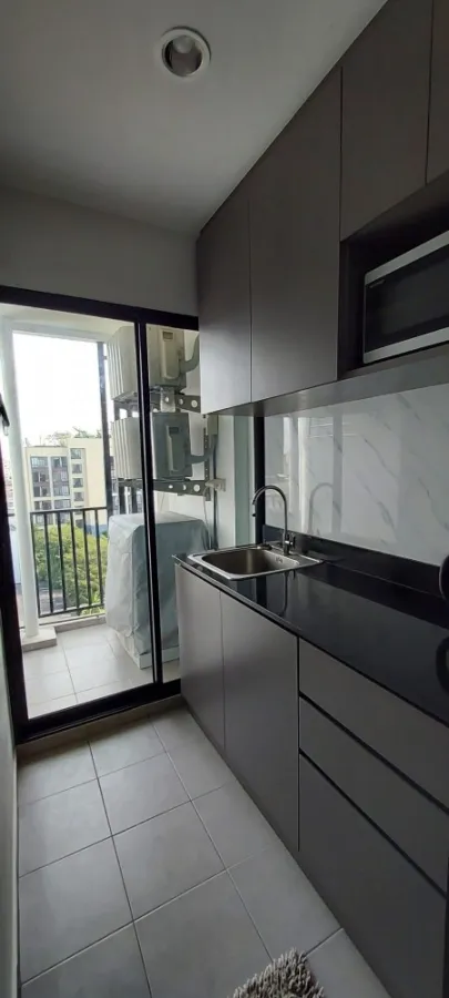 For rent, Reach Phaholyothin 52, clear view, not hot room, full built-in furniture, hurry to book