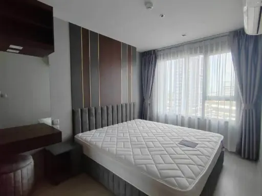 For sale or rent: Life Ladprao, Building B, 17th floor. Spacious and well-decorated unit. Don't just look, book now!