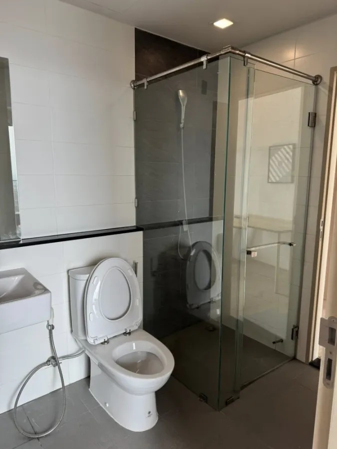 For rent: Unio H Tiwanon, 35 sq.m., 33rd floor (almost top floor). Well-designed, comfortable and spacious. Book now!