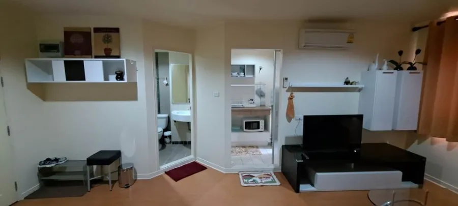 For rent: Lumpini Condo Town Ramintra - Nawamin, spacious room with usable space. Fully furnished, book now