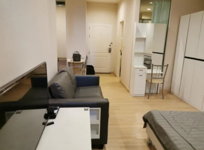 The Lighthouse Sathorn-Chareonnakorn, condo for rent, studio room, near BTS, you can keep your bags in.