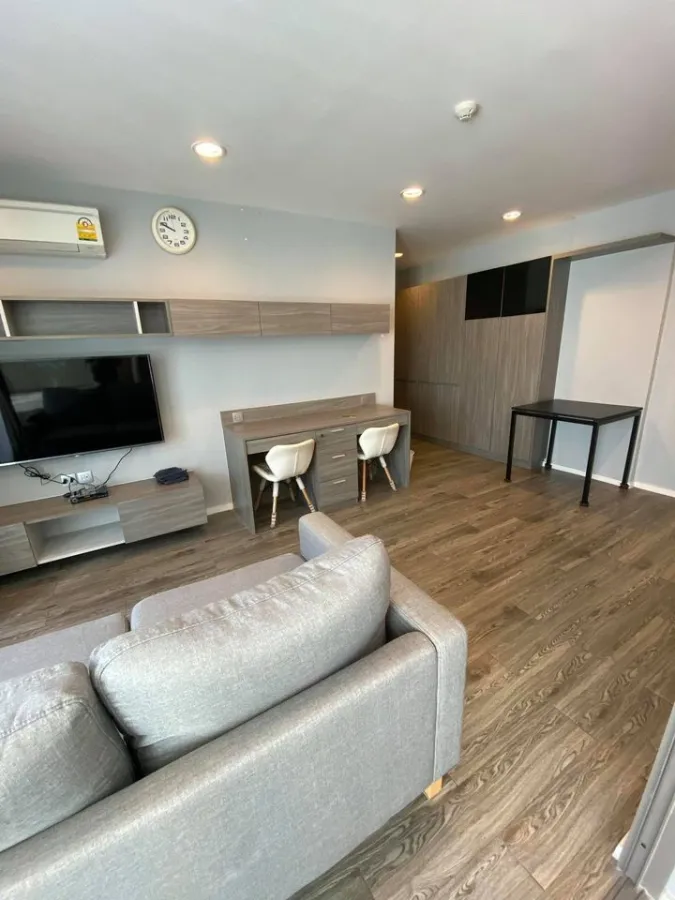 For sale Modiz Ladprao 18, spacious room There is a lot of usable space. with built-in furniture Buy now, don't be late