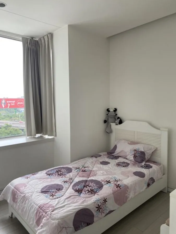 For rent!! Condo T.C. Green, 9th floor, Building A, corner room, fully furnished, don't miss it!!