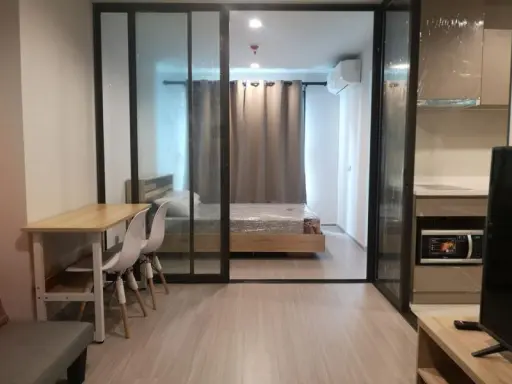life ladprao Urgent sale, partitioned room, sky train view, this price is very worthwhile. Don't be afraid to look. Hurry up to reserve. images