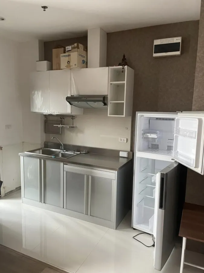ขาย Astro condominium 1 ห้องนอน 1 ห้องน้ำ เตียงใหญ่ ระเบียงกว้าง สิ่งอำนวยความสะดวกครบ จองเลย