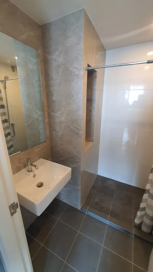 Condo for rent: The Origin E22 Station, 16th floor, high view, room comes with complete amenities.