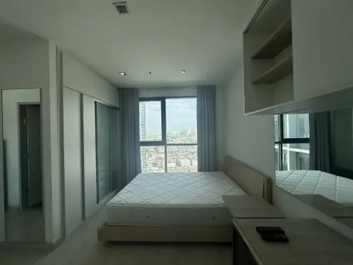 Condo for rent, Ideo Mobi Sathorn-Taksin, beautiful pool view, convenient transportation, good location, worth investing, don't miss it!!