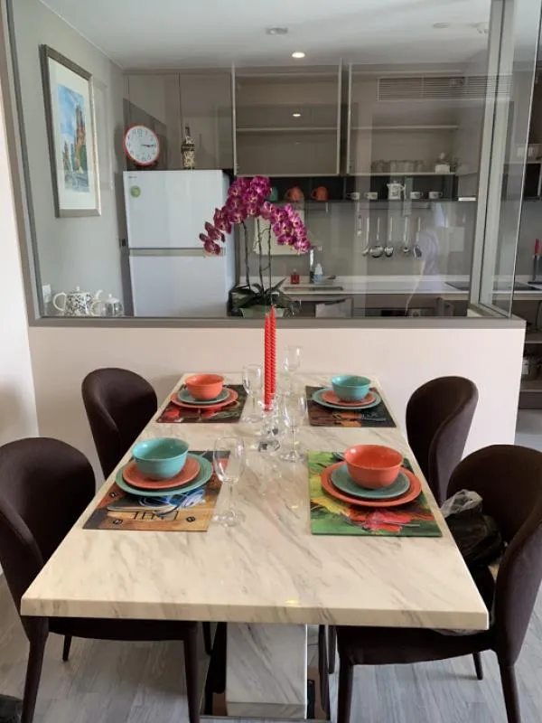 Urgent sale 333 riverside, beautiful room, fully furnished, furniture, electrical appliances. Ready to move in, book now