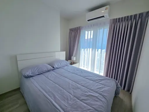 For rent: Lumpini Place Chaengwattana-Pakkret Station, 7th floor. View of the BTS Skytrain and Central Chaengwattana. You can't miss this opportunity!