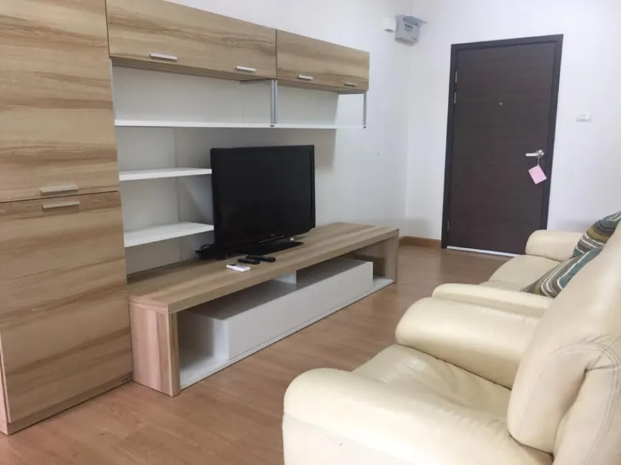 Sell / rent Supalai Loft Chaengwattana, very spacious room, fully furnished, there is a washing machine in the room, very good value.