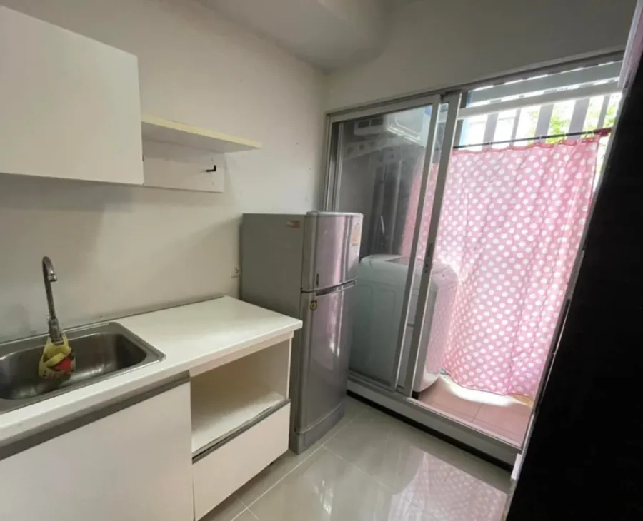 For rent, Plum Condo Ladprao 101, very cute decorated room. The corner room is private, everything is complete, just bring your bags.