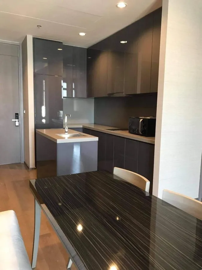For sale: The Diplomat Sathorn, high floor, well decorated room. Cool built-in furniture Good like this, reserve now.