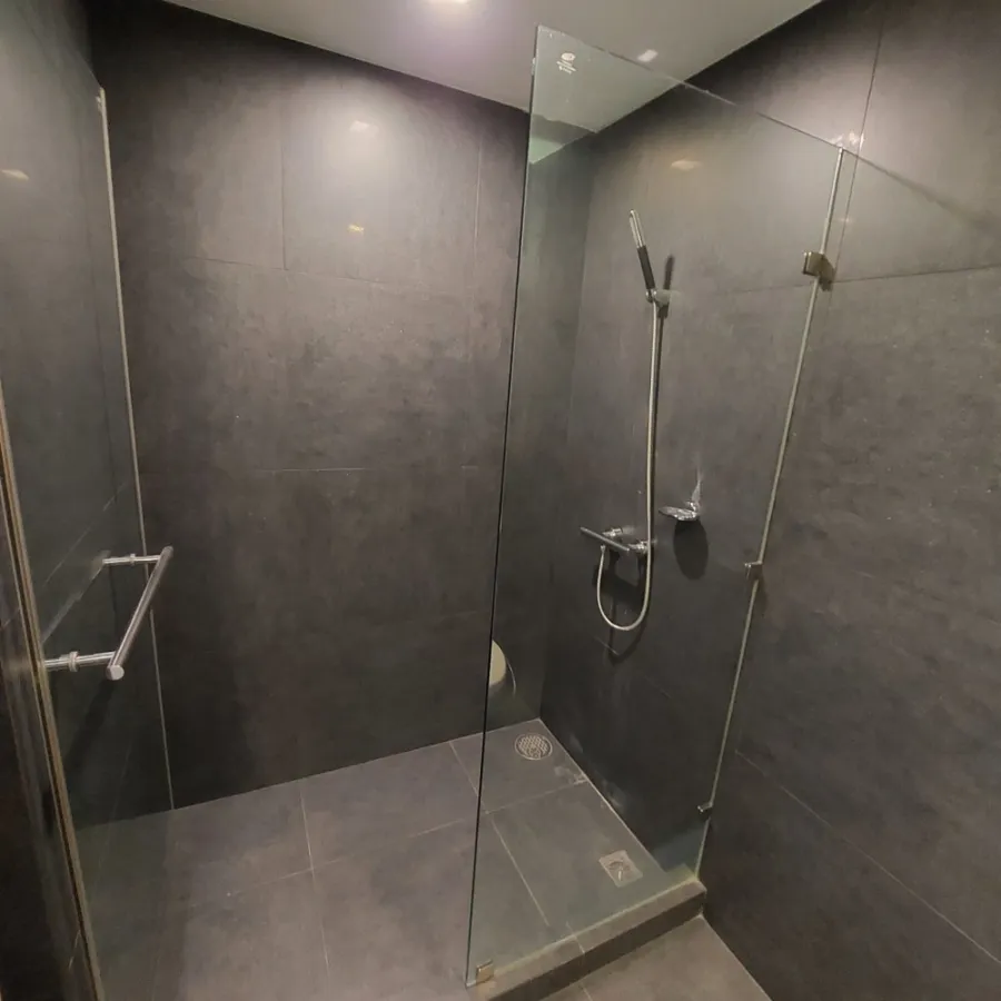 Condo for rent, Trapezo Sukhumvit 16, fully furnished, ready to move in, well built-in, hurry and reserve before you miss the opportunity.