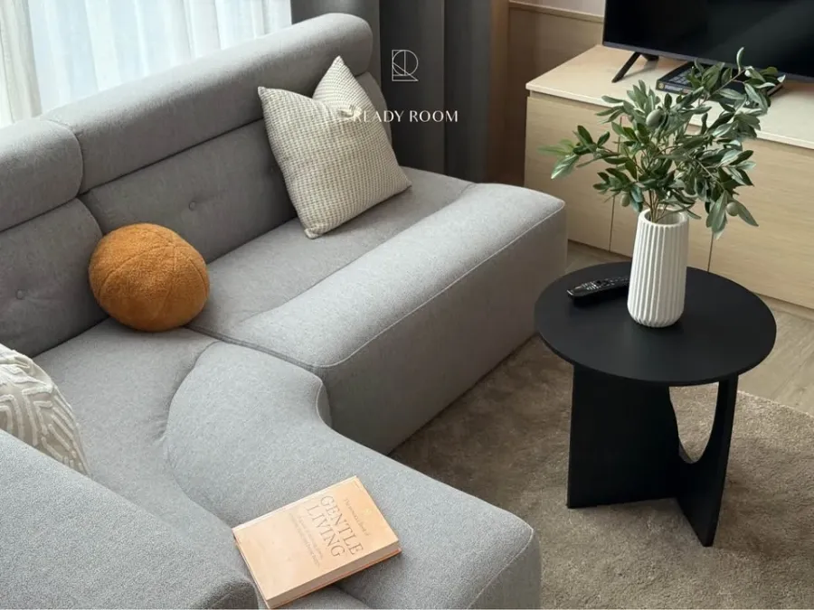 For rent: The Crest Park Residence, 4th floor, beautifully decorated, fully furnished, with electrical appliances. Hurry, it will be gone soon.