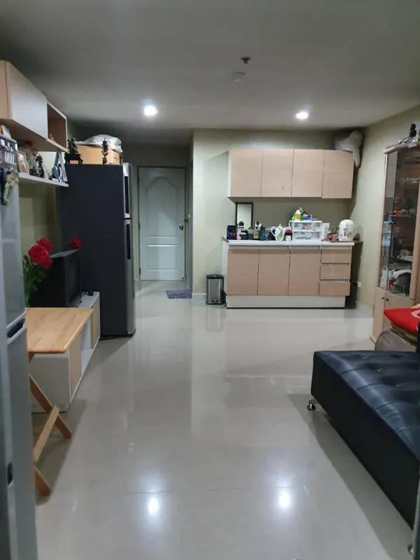 ขาย รีเจ้นท์โฮม 5 รัชดา 19 ห้องกว้าง อยู่สบาย วิวสวน หิ้วกระเป๋าเสื้อผ้าเข้าอยู่ได้เลย รีบเลยอย่ารอ